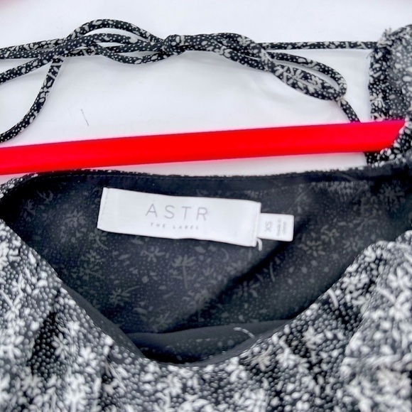 ASTR the Label Elva Flora Long Sleeve Top/Black Floral size XS - Picture 11 of 13